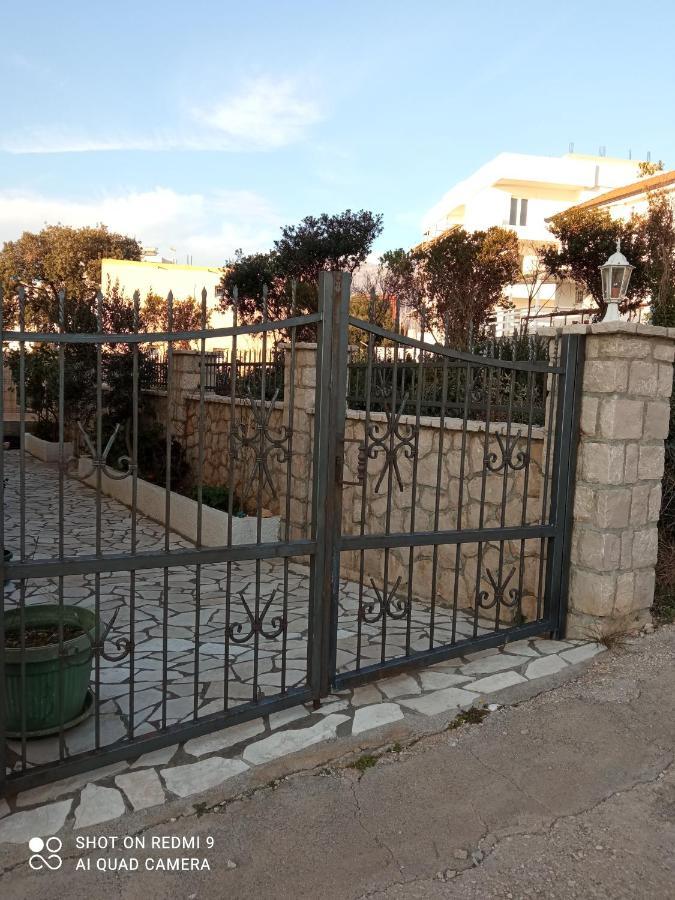 אוטייהא Apartments Lux Lukic מראה חיצוני תמונה