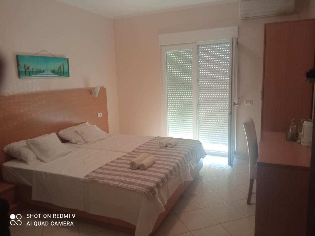 אוטייהא Apartments Lux Lukic מראה חיצוני תמונה