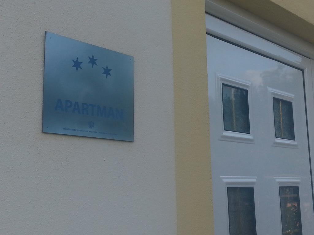 אוטייהא Apartments Lux Lukic מראה חיצוני תמונה